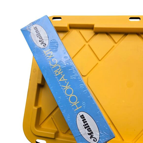 Malina Hook-A-Rug Kit Football is a vintage latch hook rug kit - Picture 3 of 7